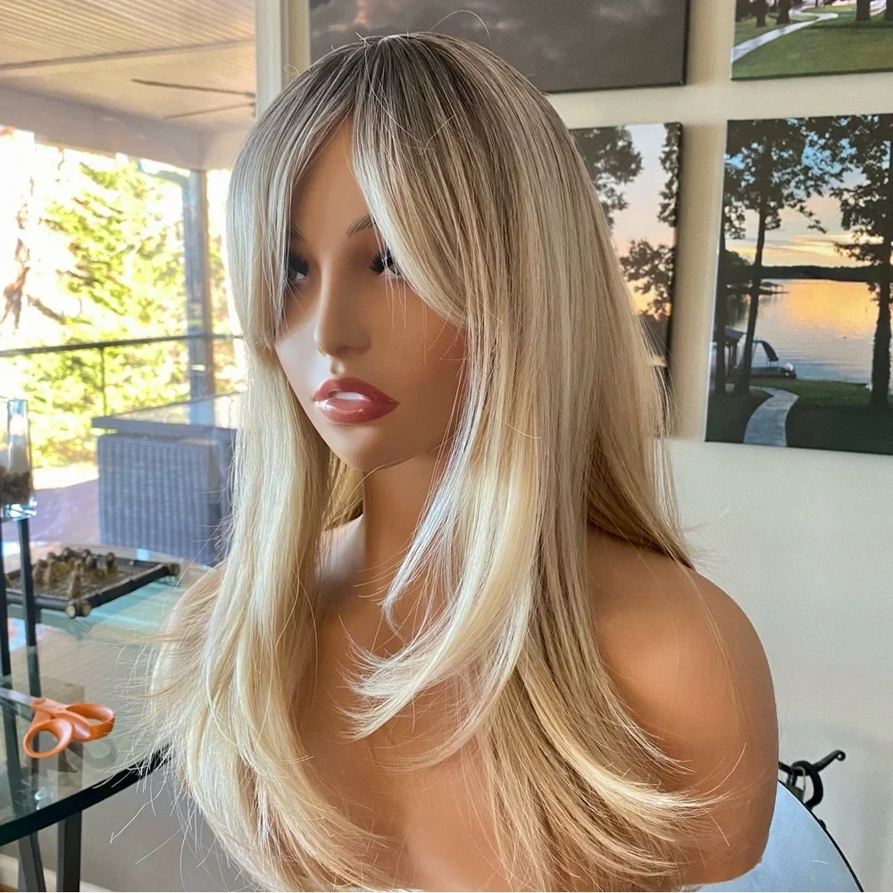 FABULOUS BLONDE LAYERED WIG 💕Adjustable Mesh Inside 💕Synthetic💕SO natural !💕